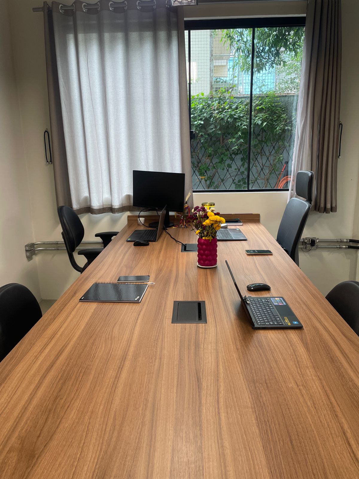 Mesa de trabalho do escritório